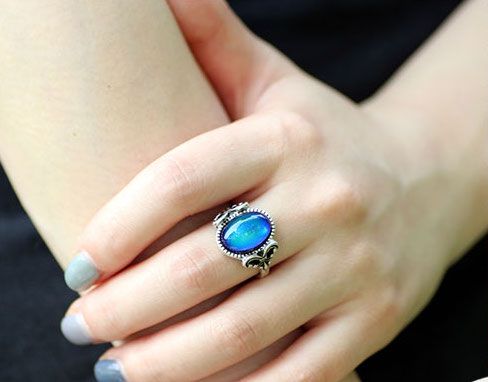 Mood Ring Colors and Their Meanings - Bellatory